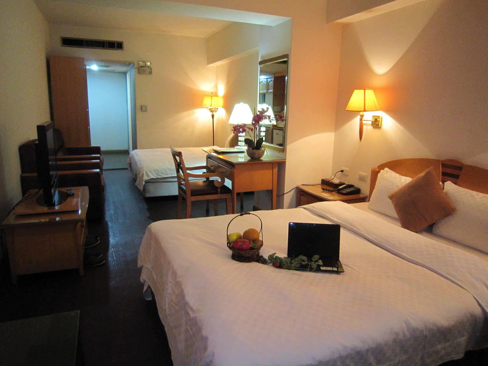 Berkeley Business Hotel Zhongzheng Sin-ču Exteriér fotografie